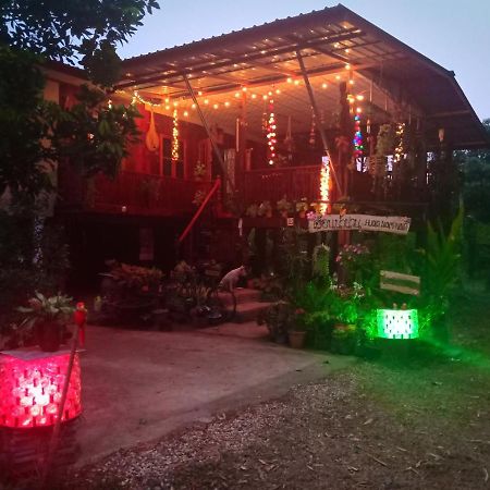 เฮือนน้ำน่าน House By The River Nan Uttaradit Bagian luar foto