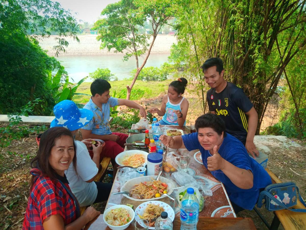 เฮือนน้ำน่าน House By The River Nan Uttaradit Bagian luar foto